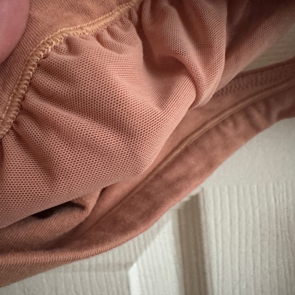 NWT Skims Bra - Picture 4 of 4